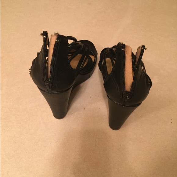 XOXO sandals worn a few times - Picture 7 of 7